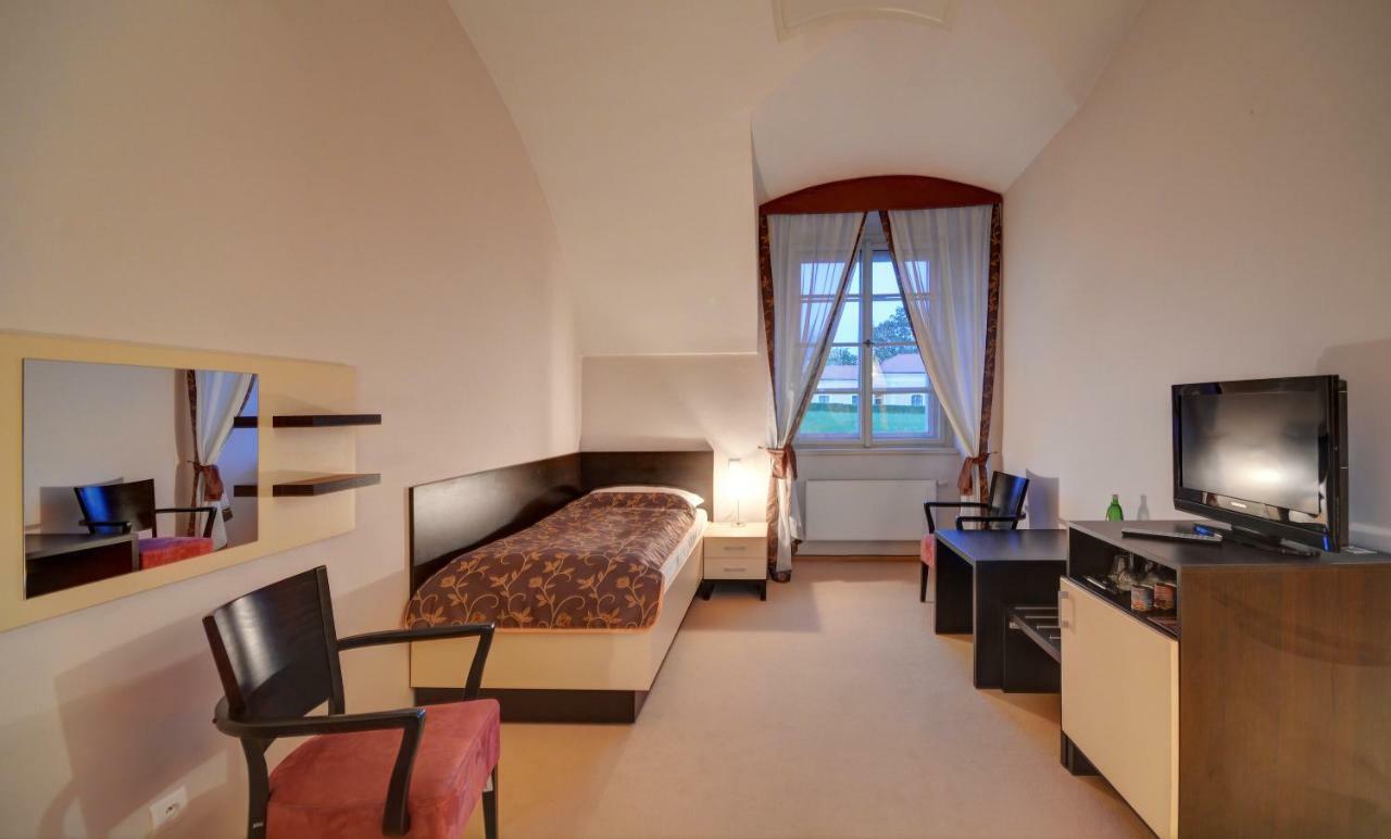 Chateau Liblice Byšice Εξωτερικό φωτογραφία